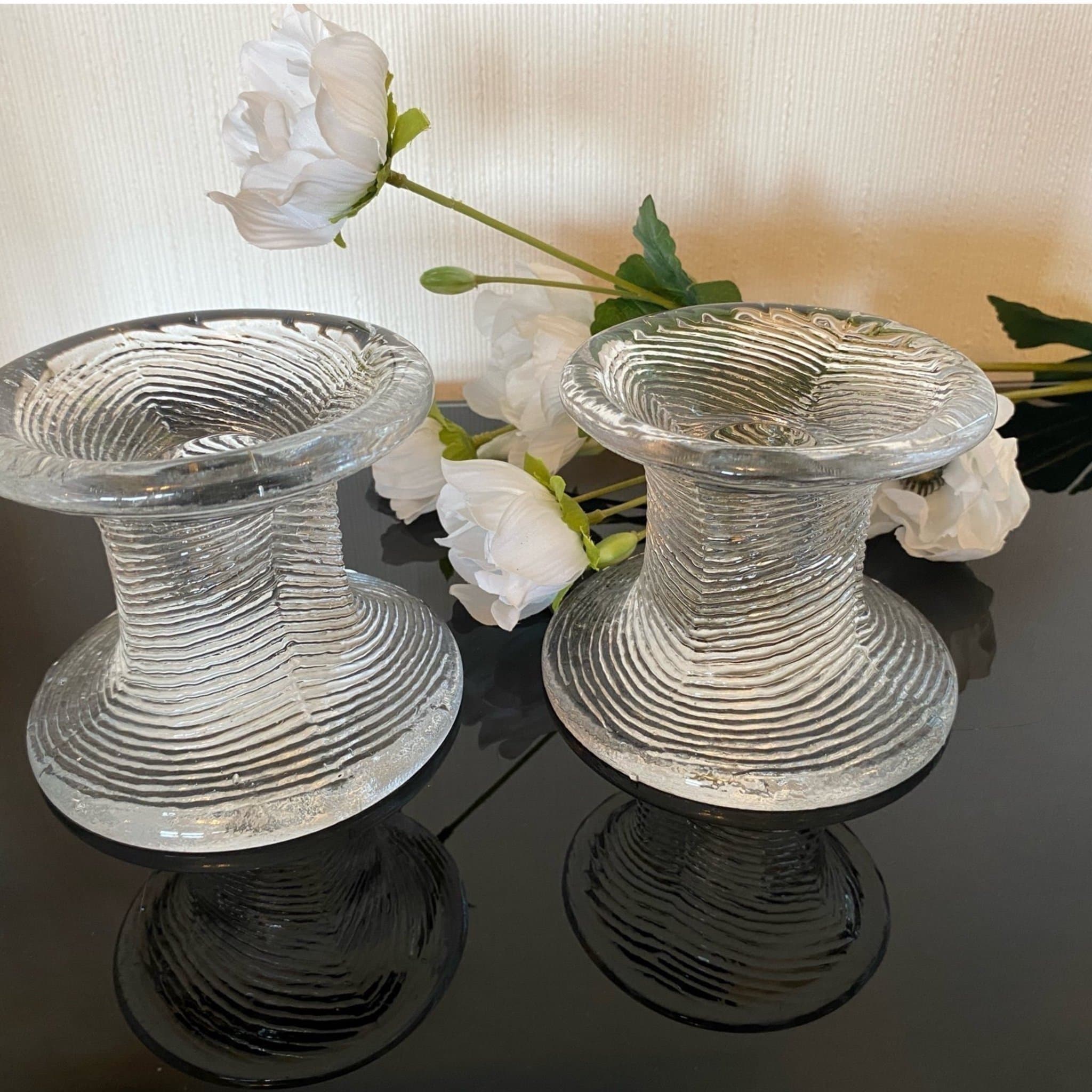 Kraftiga retro Ljusstakar i glas