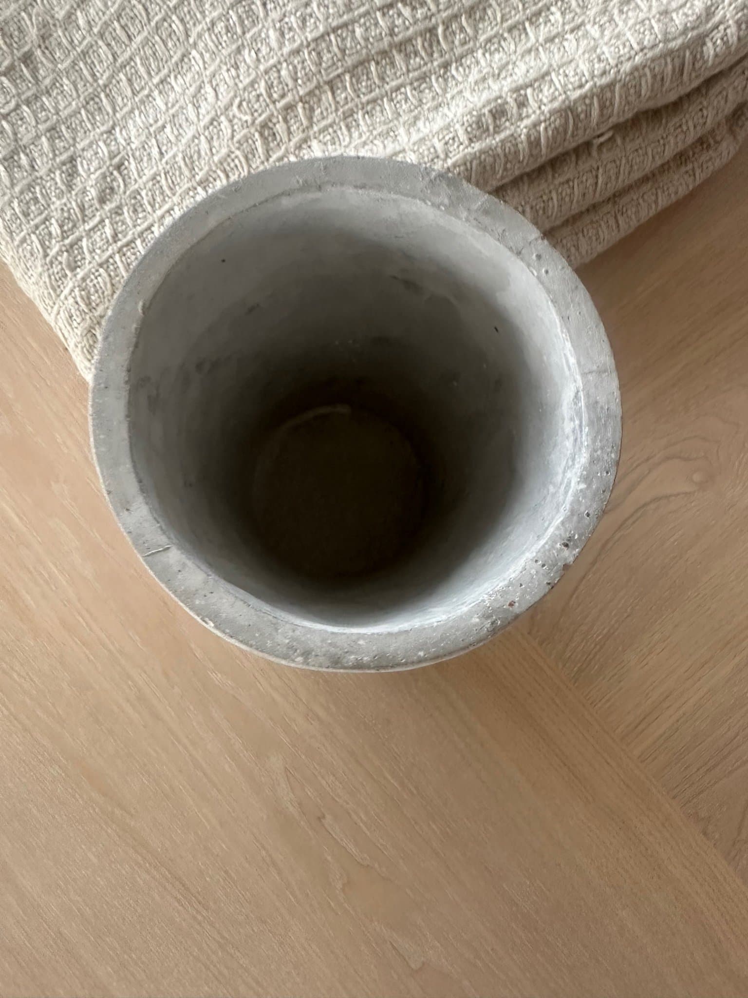 Vas eller blomkruka med hjärta