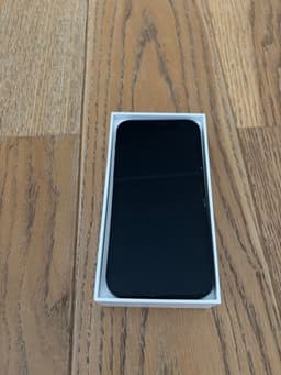 iPhone 12 black 64 GB