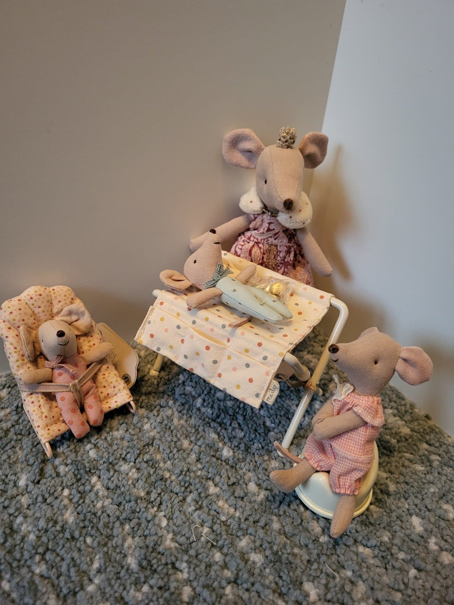 Maileg Miniatyr möbler skötbord, babysitter och potta till Maileg möss