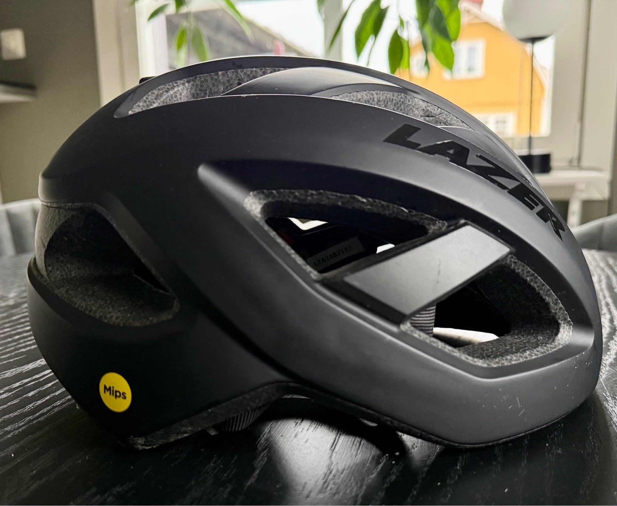 Lazer Cannibal Cykelhjälm 60cm MIPS Svart