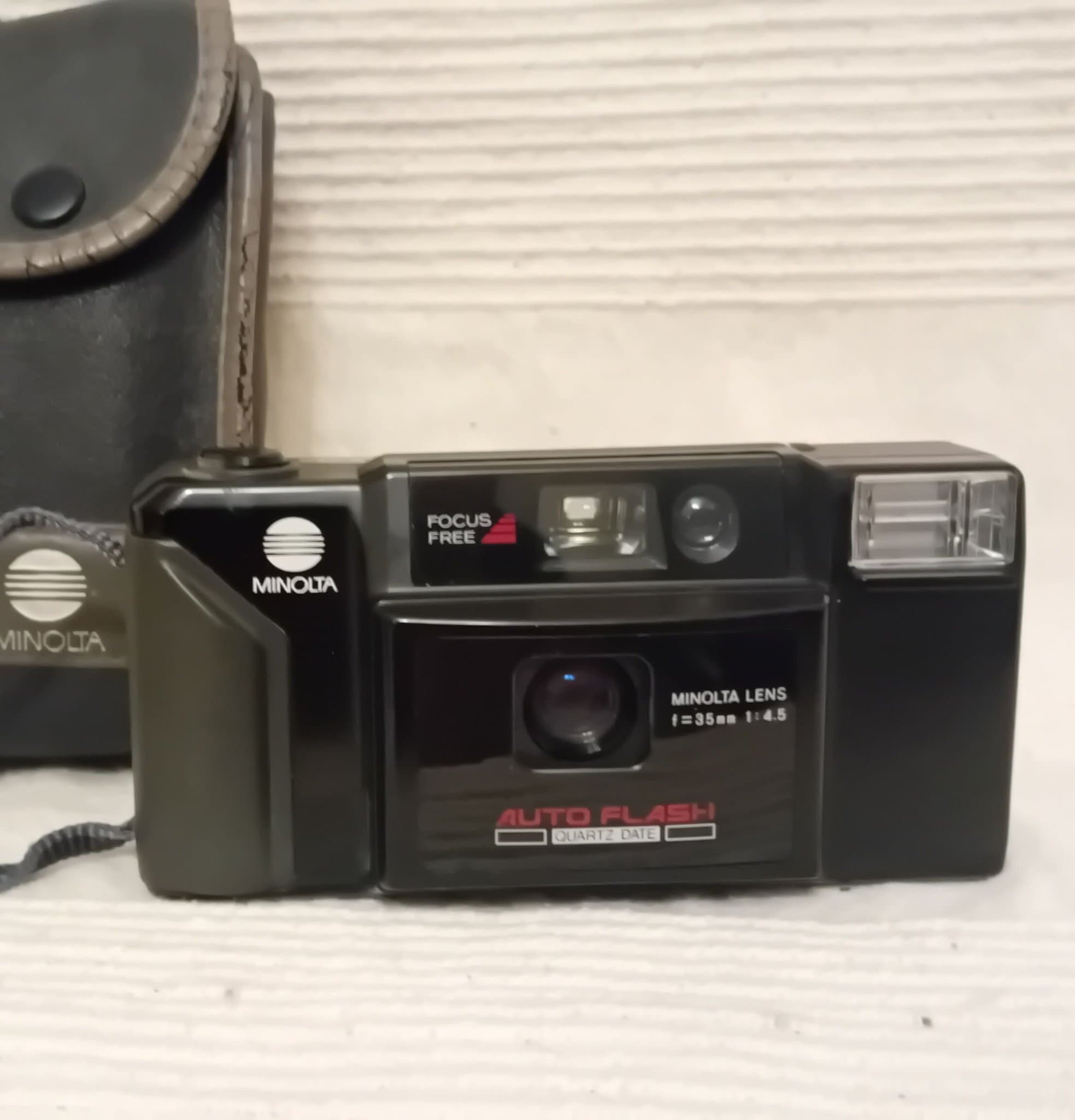 Minolta Auto Flash analog kamera med original väska