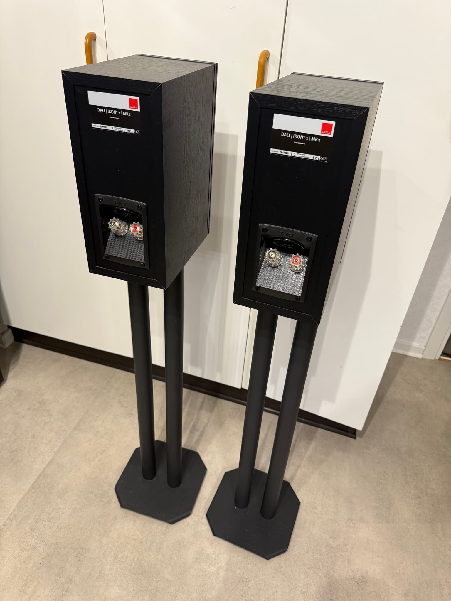 Dali Ikon 1 MK2 Högtalare med stativ