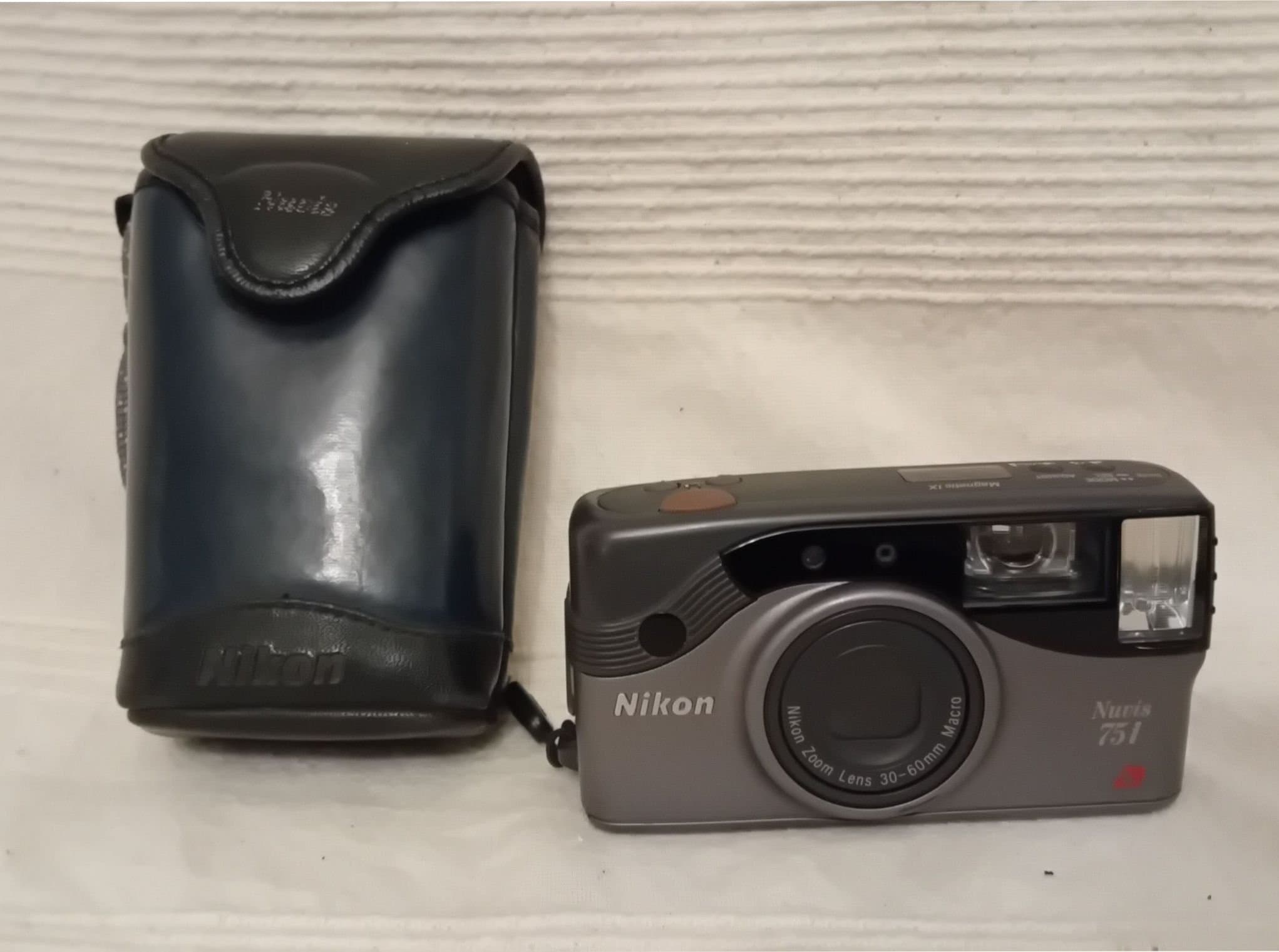 Nikon Nuris 75i Analog Kamera originalfodral