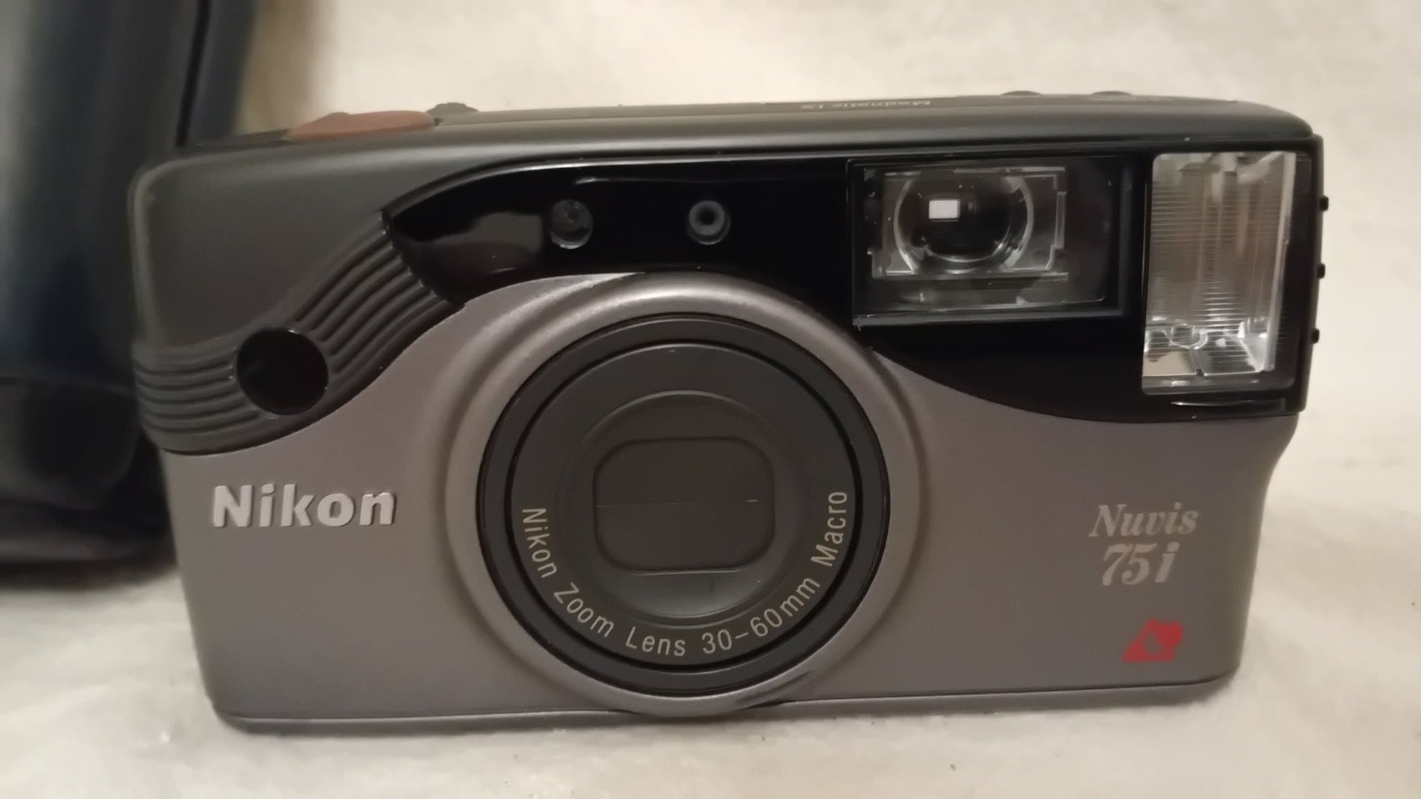 Nikon Nuris 75i Analog Kamera originalfodral