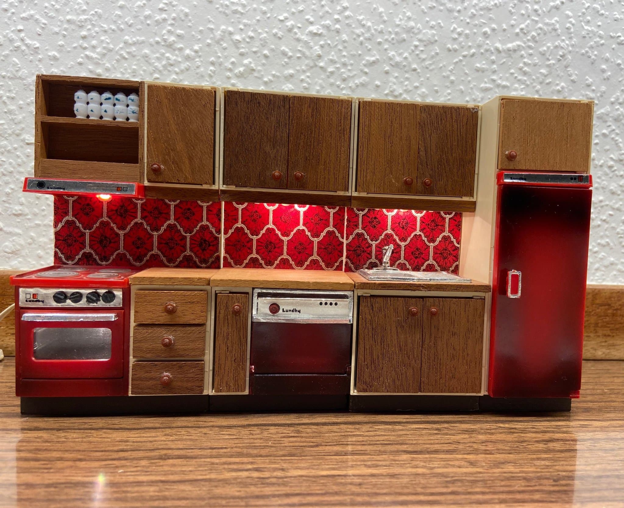 Lundby - Kök - Spis - Diskbänk - Diskmaskin - Dockskåp - Retro