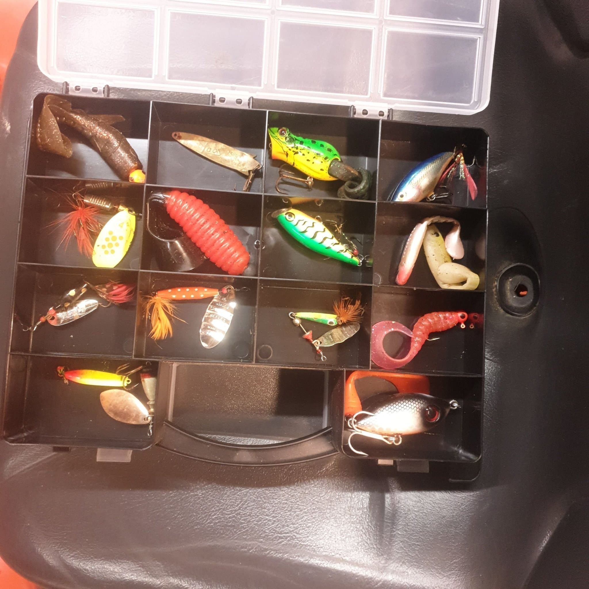 Fiskedrag i förvaringslåda ,lådan dubbelsidig