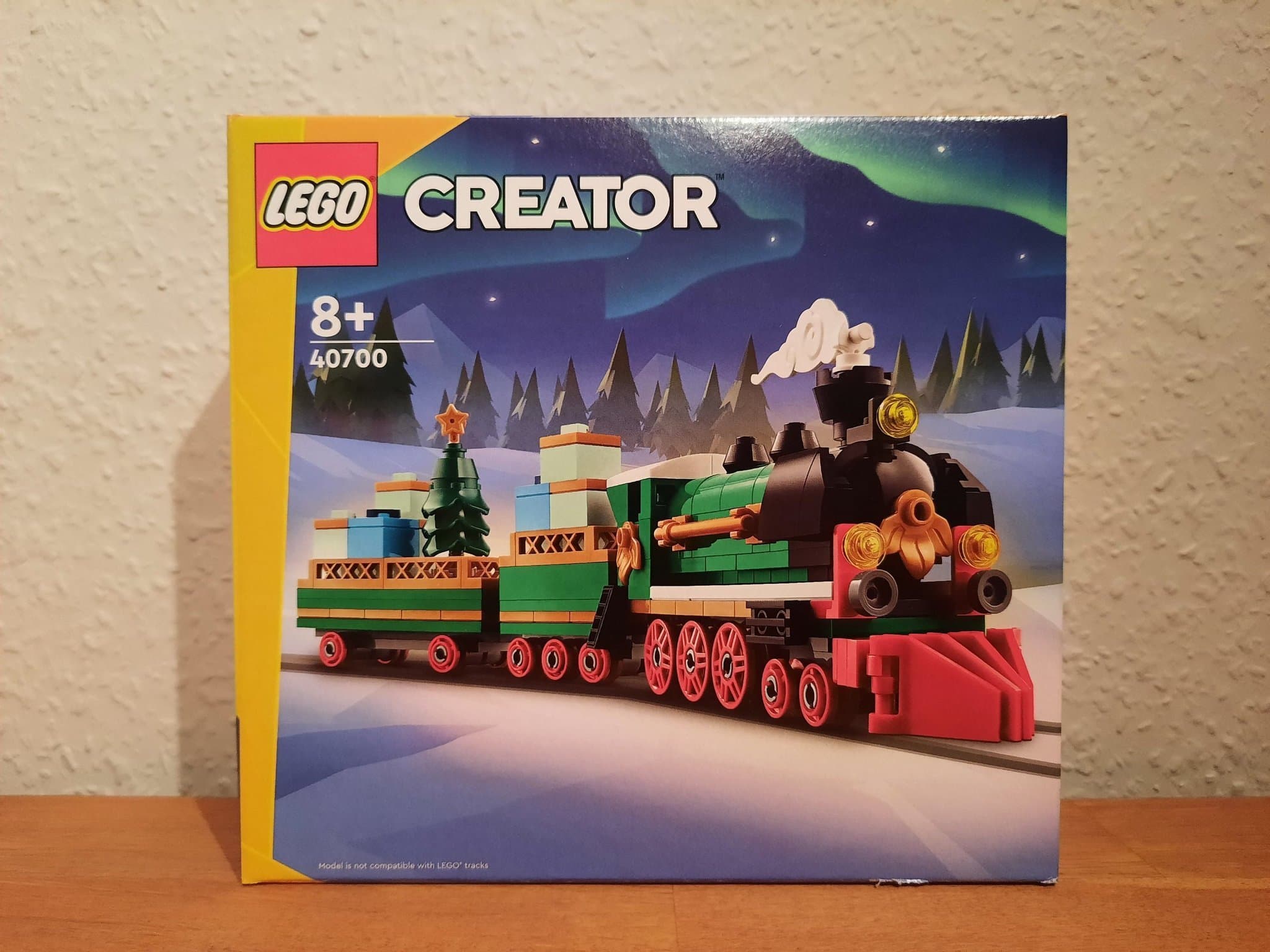 Lego Winter Holiday Train Creator 40700