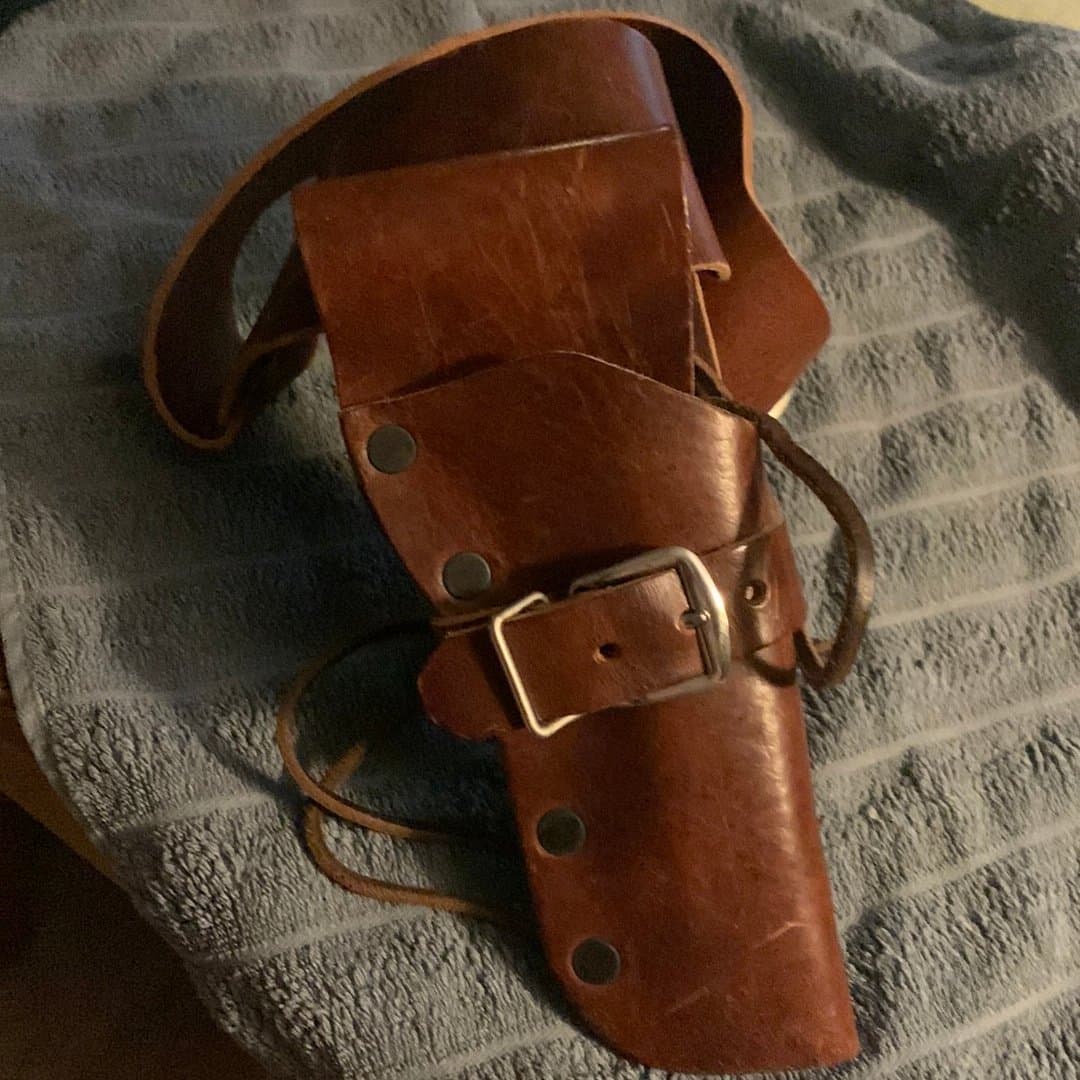 Leksakspistol med hölster och skott