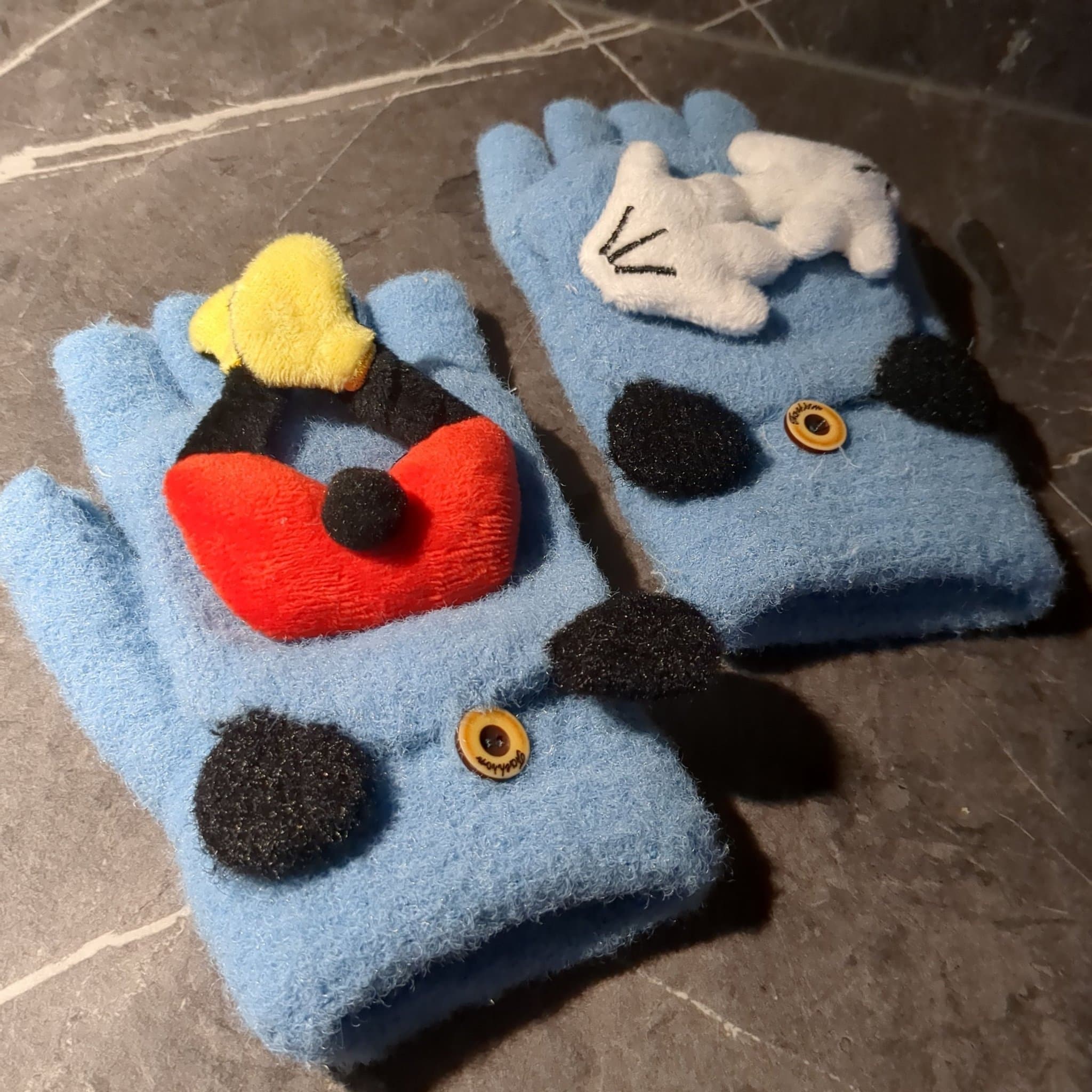 Blå torgvantar - vantar med Musse Pigg