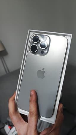 iPhone 15 Pro Max 256G olåst ny skick