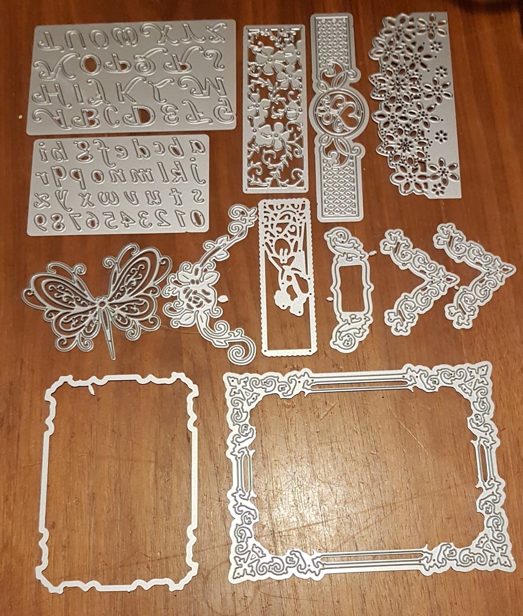 Stort set med metalldies för scrapbooking och korttillverkning