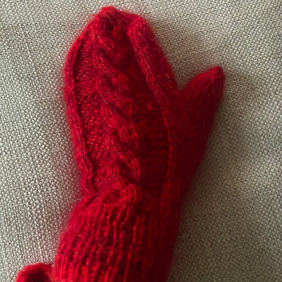 Hemstickade ull vantar