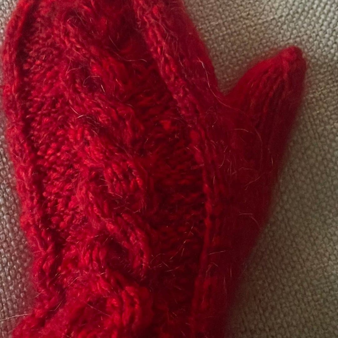 Hemstickade ull vantar