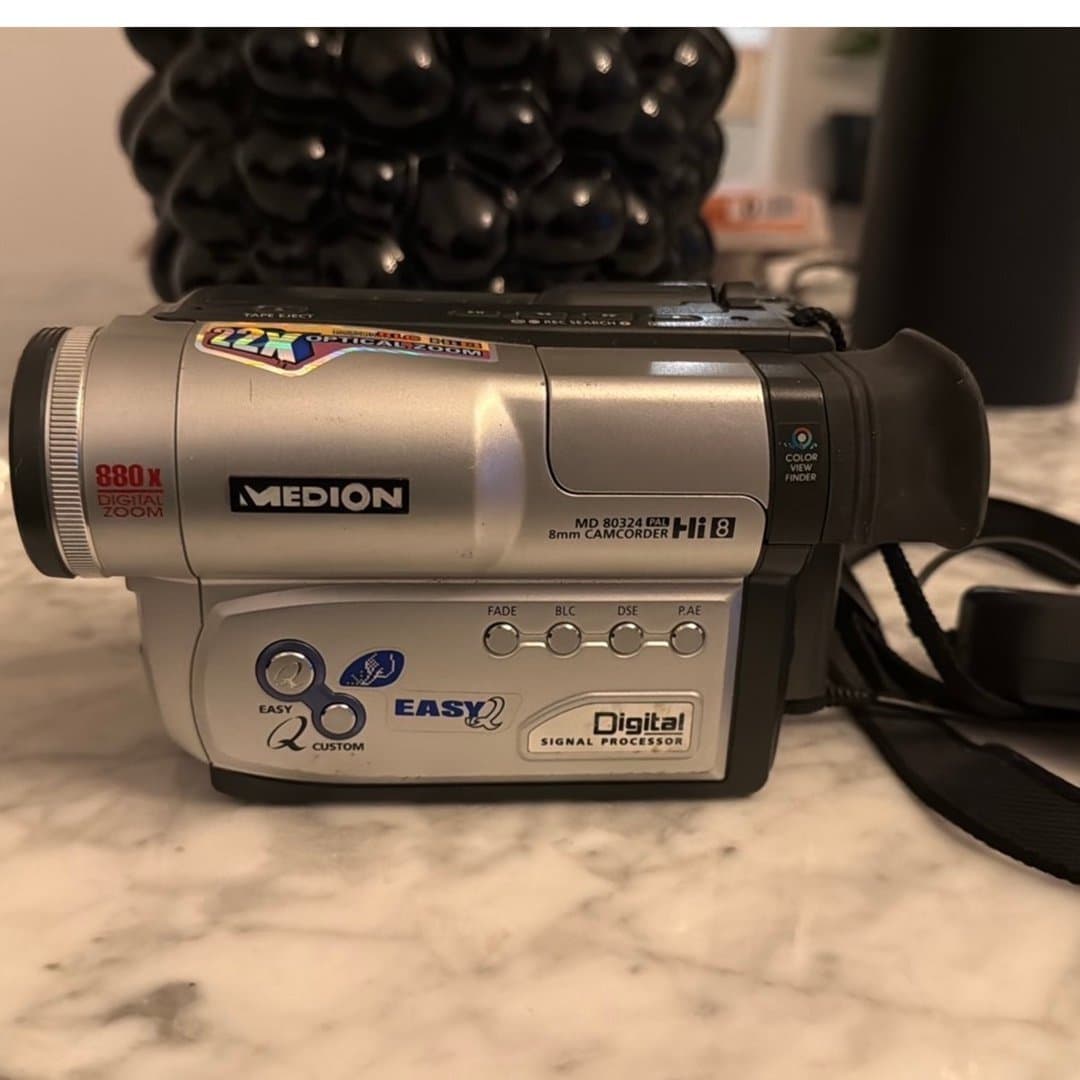 Medion MD 80324 Hi8 8mm videokamera