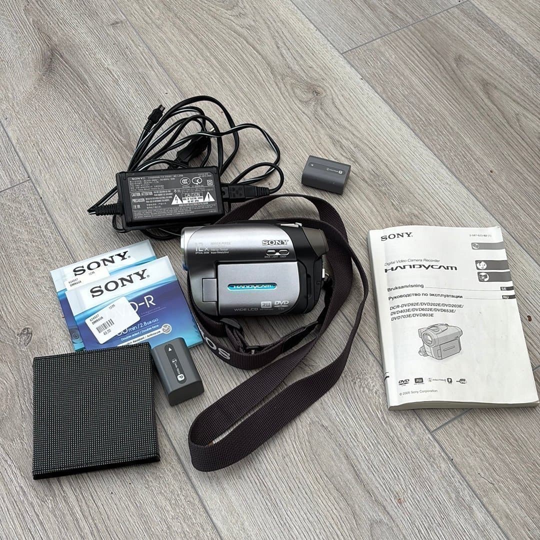 Sony Handycam DCR-DVD202E