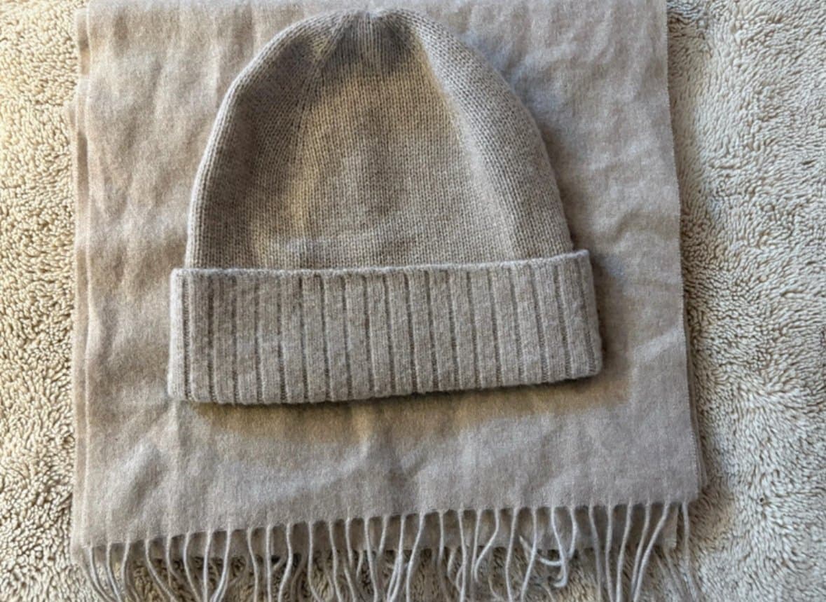Uniqlo kashmir halsduk & mössa - unisex