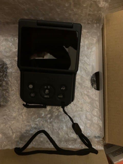 Canon PowerShot V10 Vlog Starter Kit. Helt NY och oanvänd