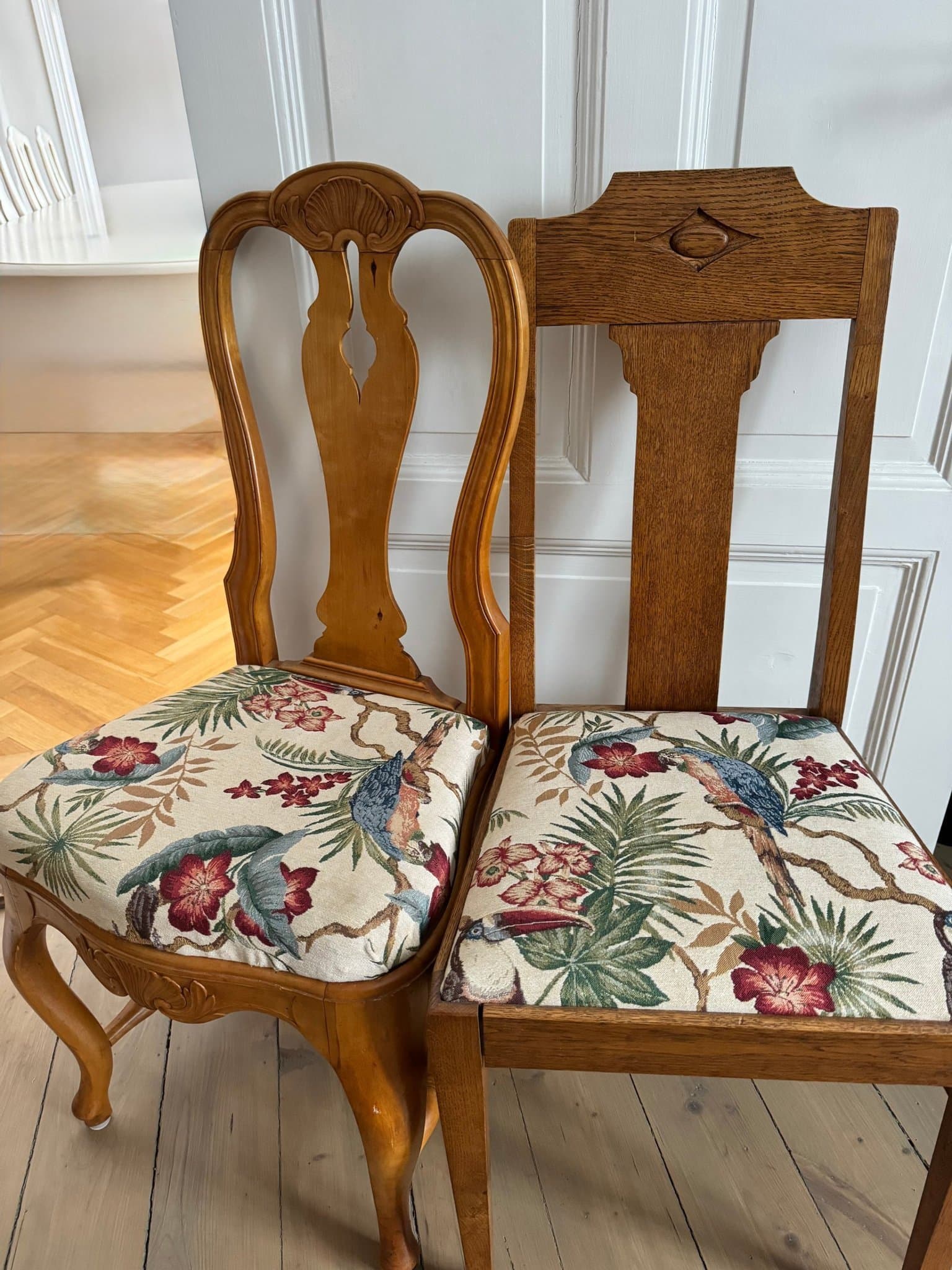 Exklusivt möbeltyg till 10 stolar (Ara)