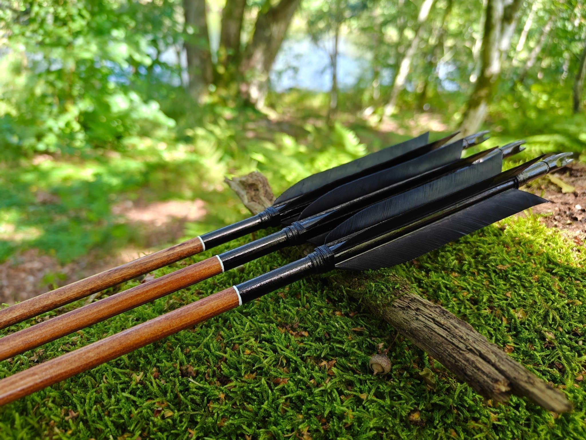 Traditionella handgjorda träpilar i högsta kvalitet! - "Raven" [Set av 6]