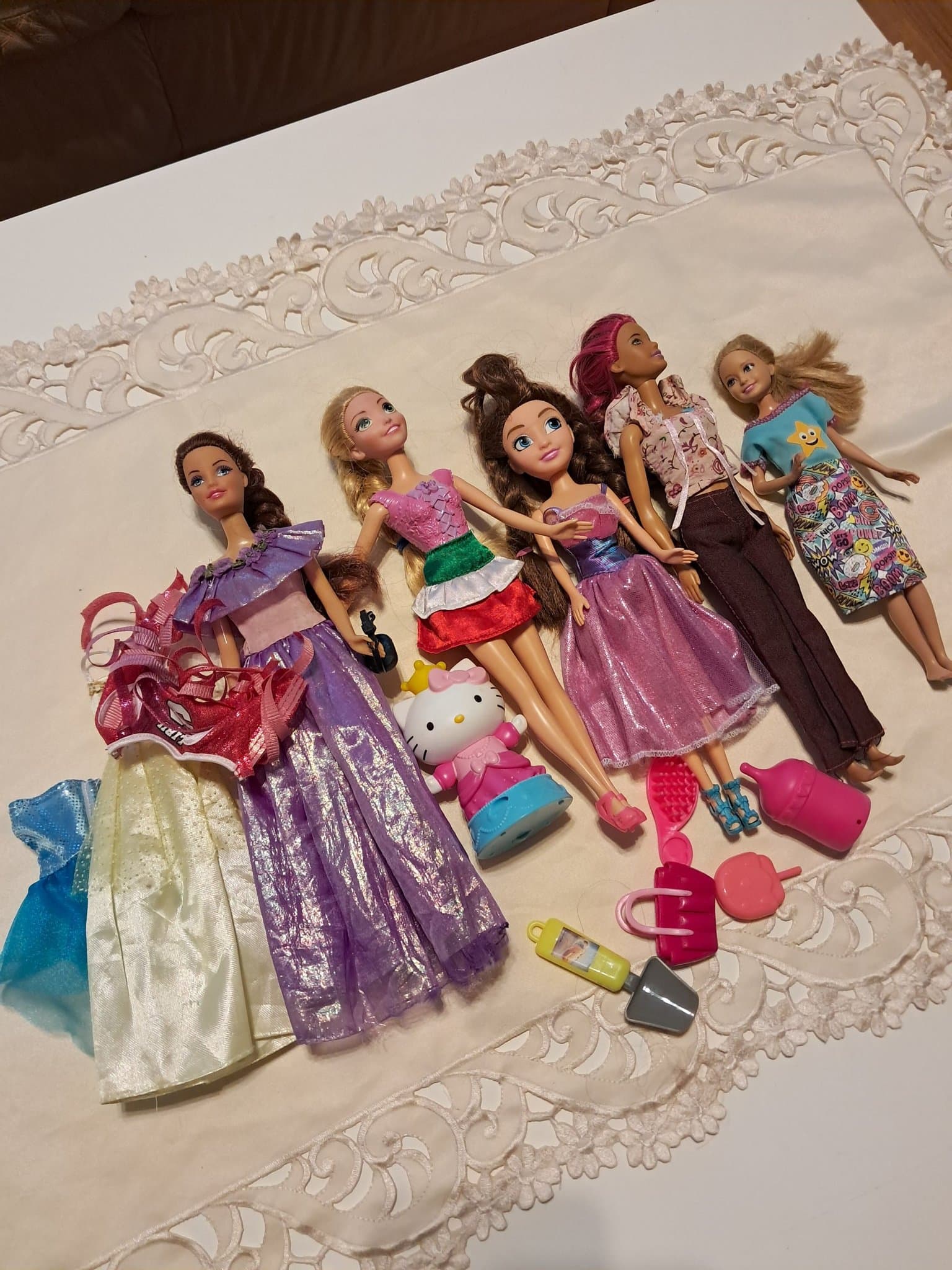 Dockor och tillbehör