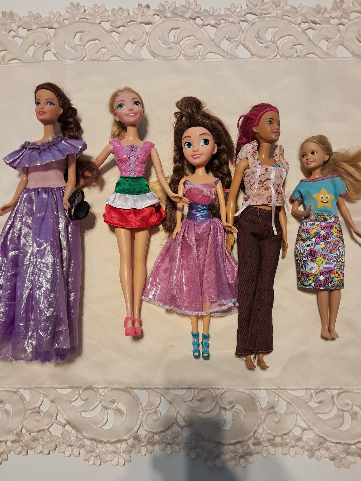 Dockor och tillbehör