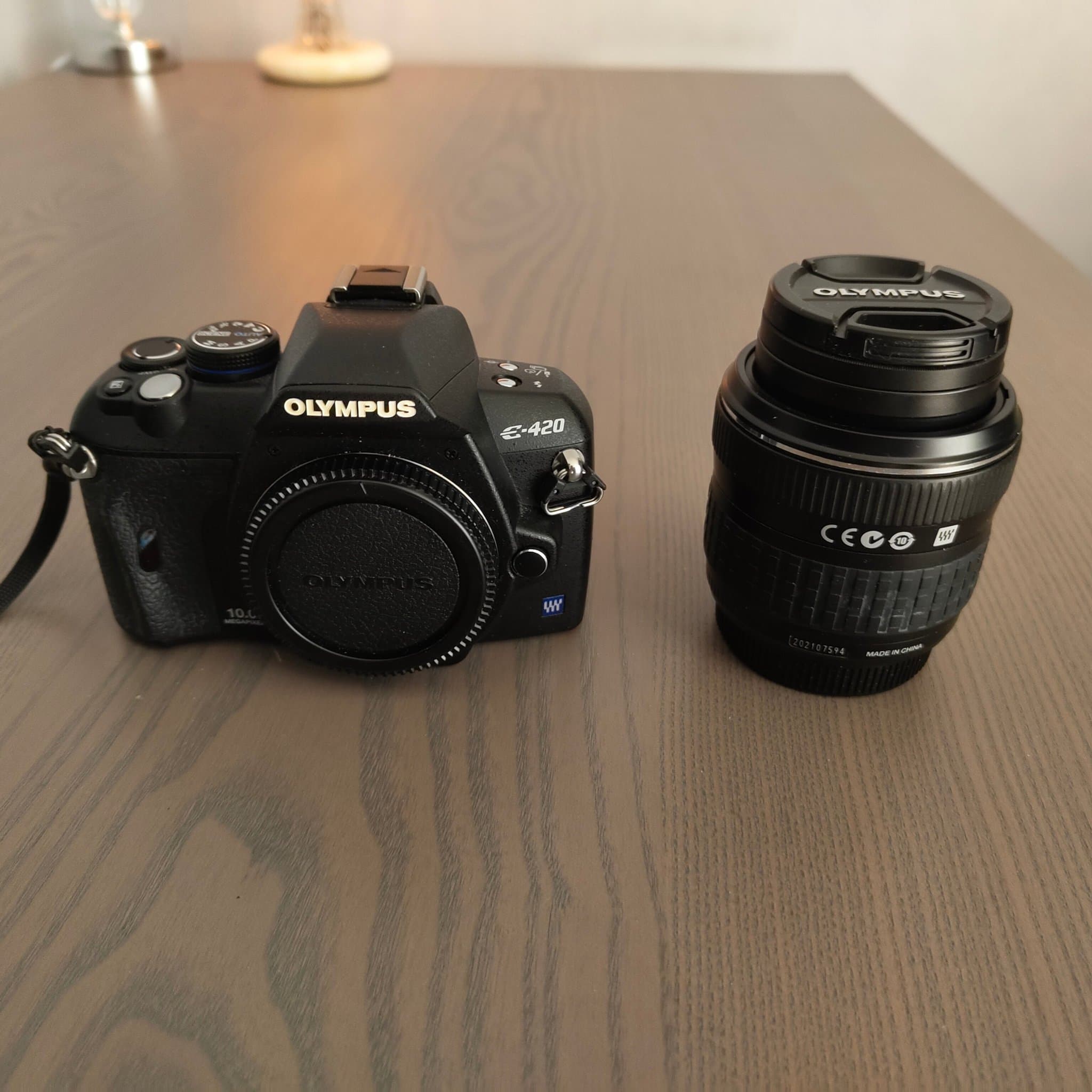 Olympus E-420 Systemkamera med tillbehör