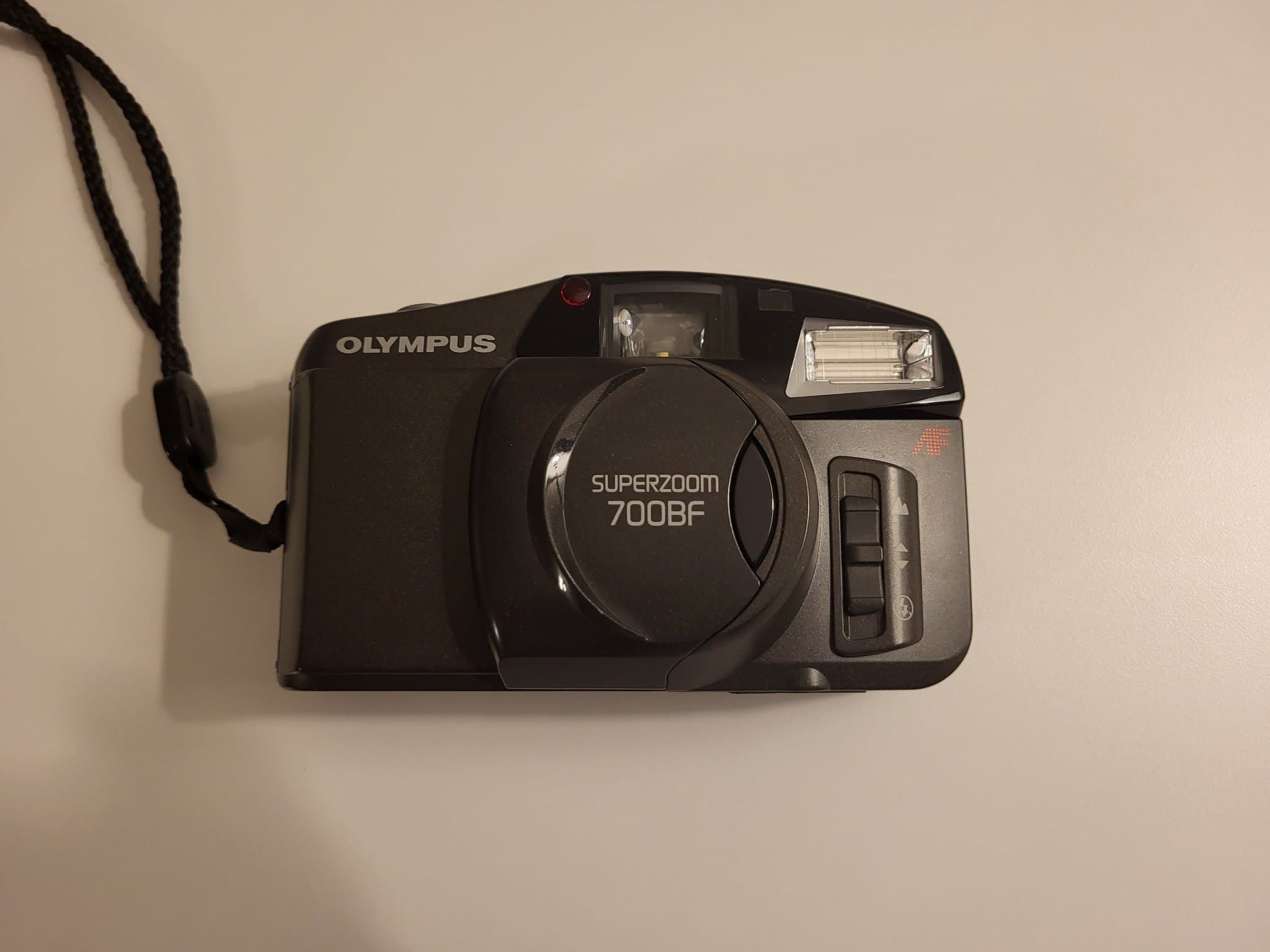 Olympus Superzoom 700BF analog kamera