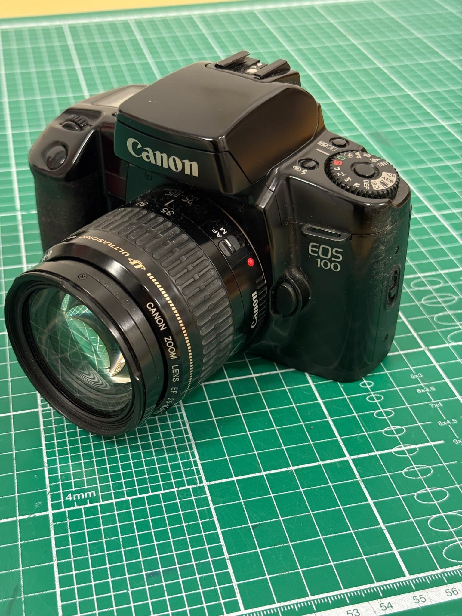 Canon EOS 100 med 35-105mm optik