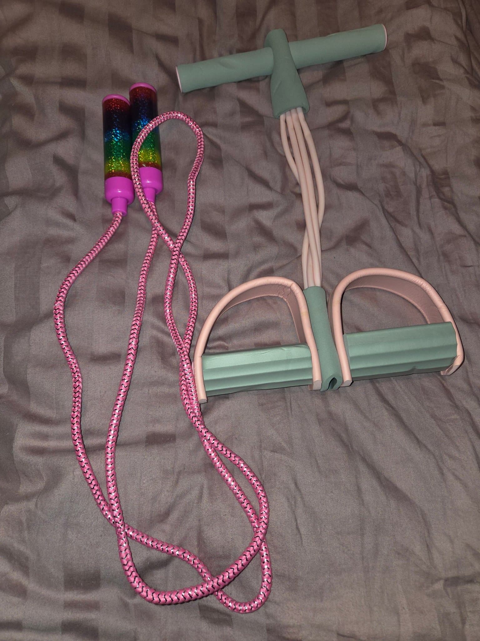 Träningsredskap för fötter o hopprep för hela kroppen