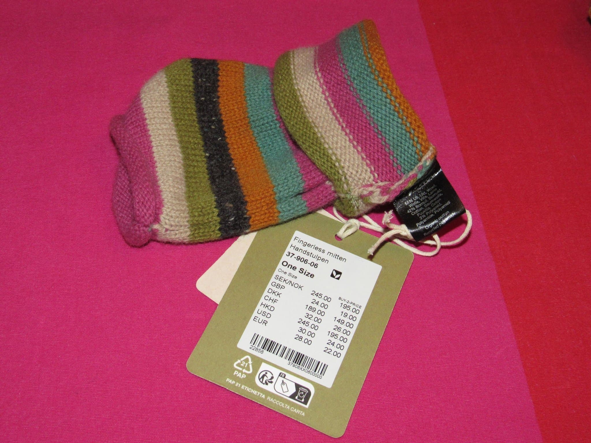 Gudrun Sjödén stickade torg/vantar i ull/eko bomull/polyamid.