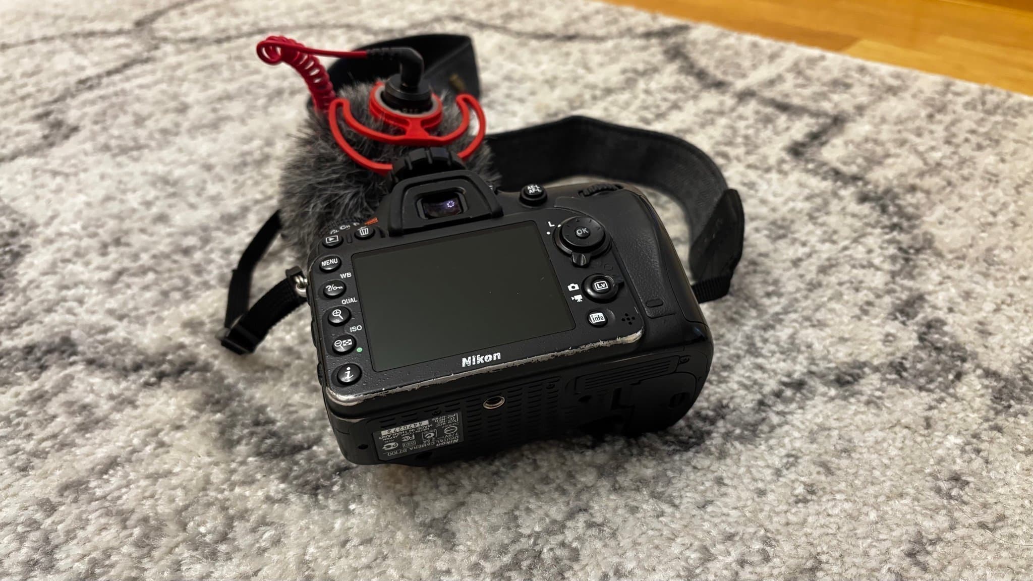 Nikon D7100 systemkamera med två objektiv och tillbehör
