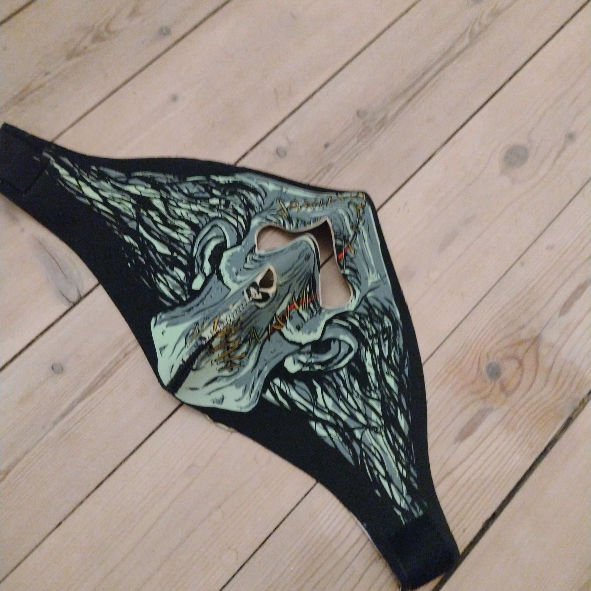 Hot Leathers svart/grå/grön ansiktsmask skotermask zombie