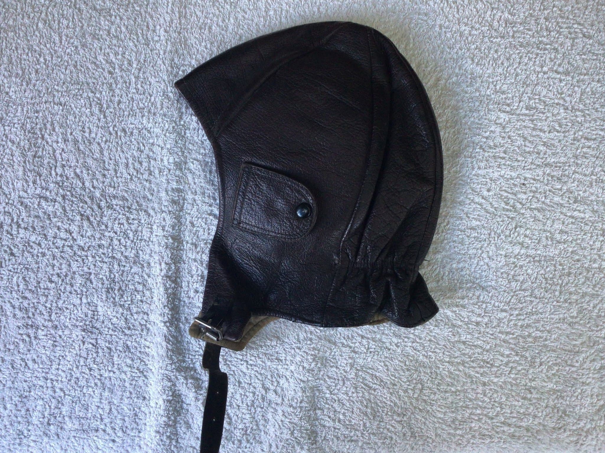 Brun huvudbonad, motorcykelmössa, sportbilsmössa, Kon