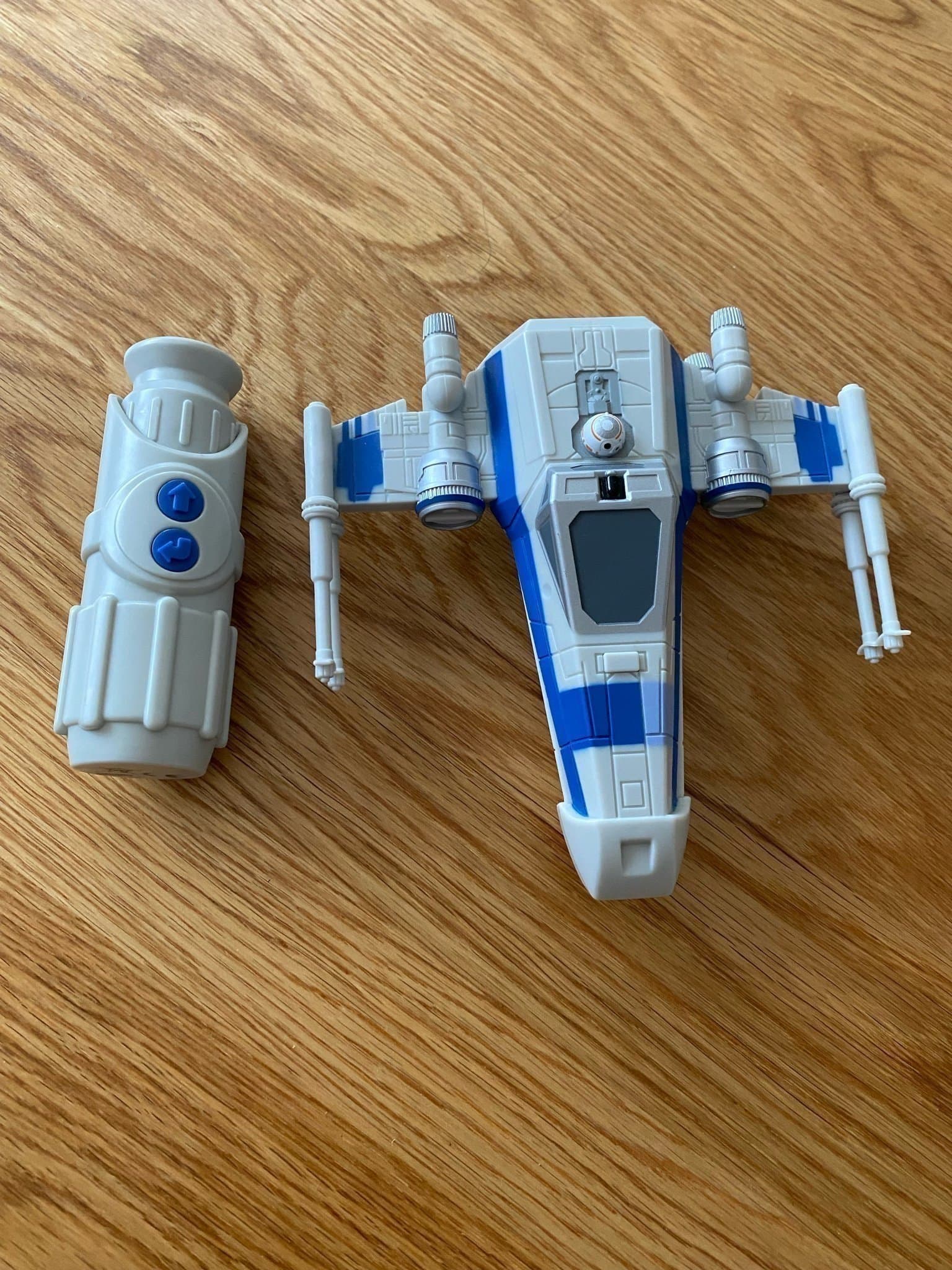 Star Wars Resistance X-Wing Fighter med Fjärrkontroll