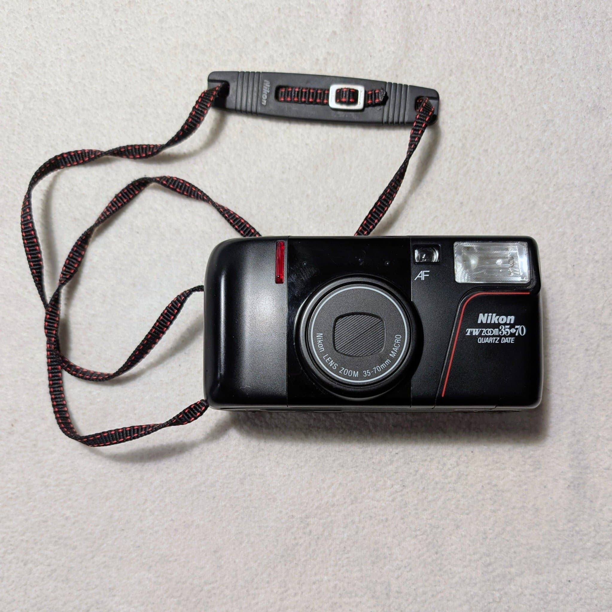 Nikon TW Zoom 35-70 Analog Kamera