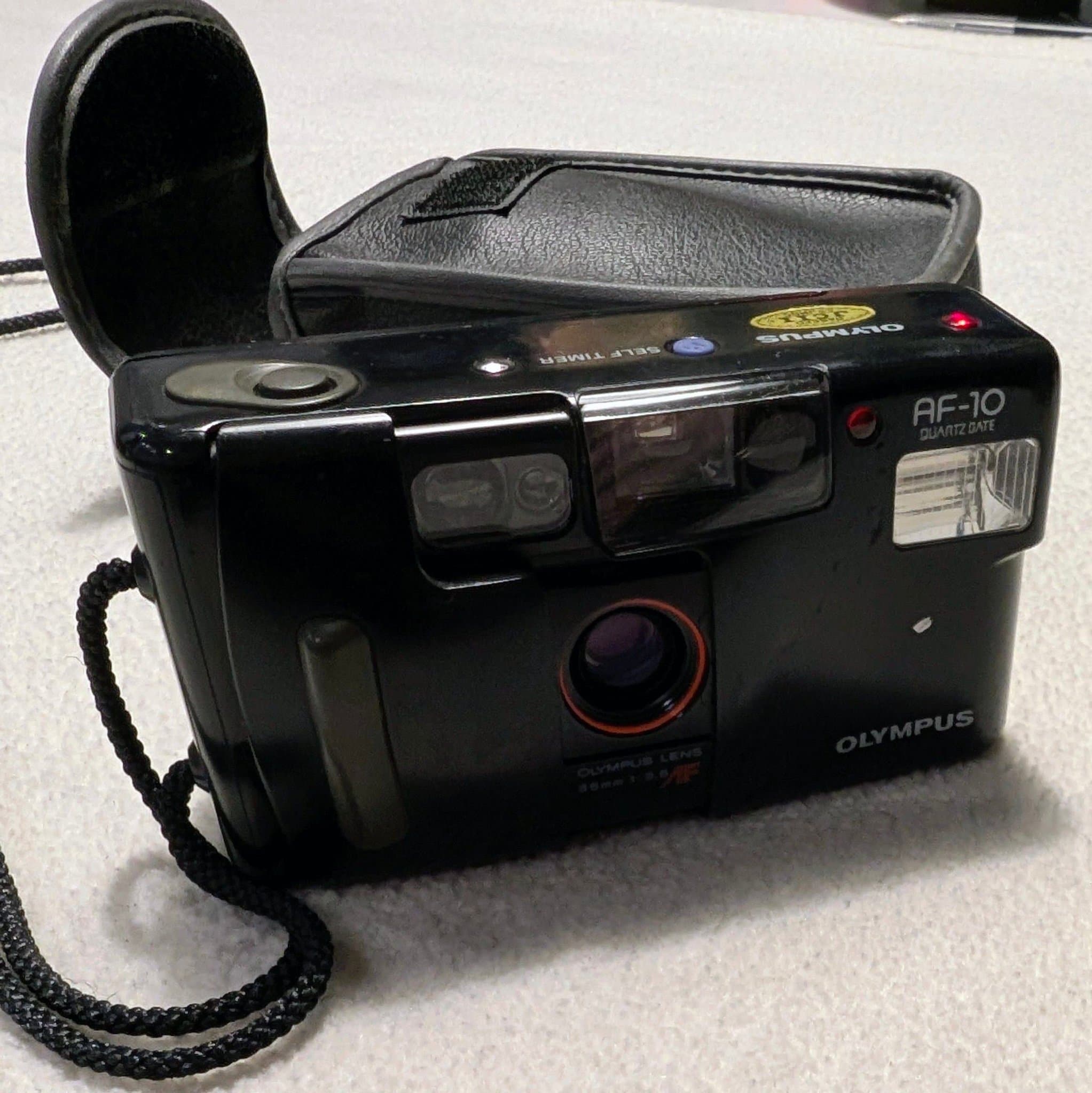 Olympus AF-10 Quartz Date Analog Kamera