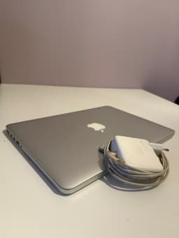 MacBook Pro Retina 13” Early 2015 – i5 2,7 GHz, 8 GB RAM – Fungerar bra