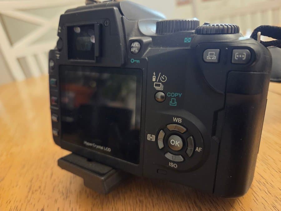 Olympus E-500 Systemkamera med 14-45mm objektiv och laddare