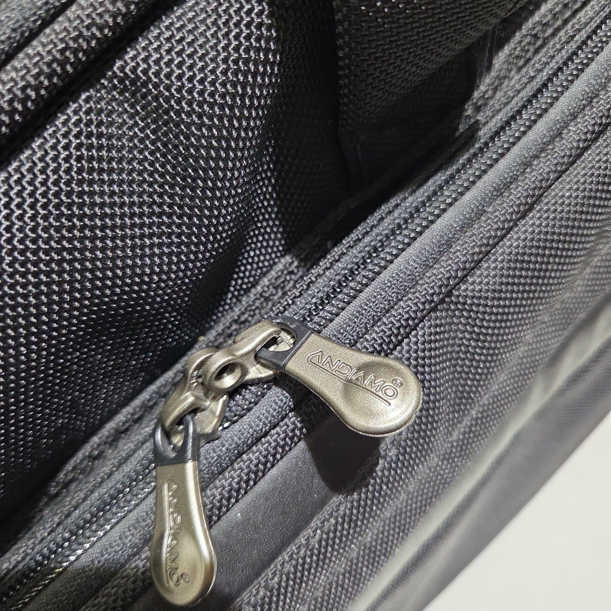 Andiamo kabinväska / pilotväska på hjul – 4 fack – mycket fint skick