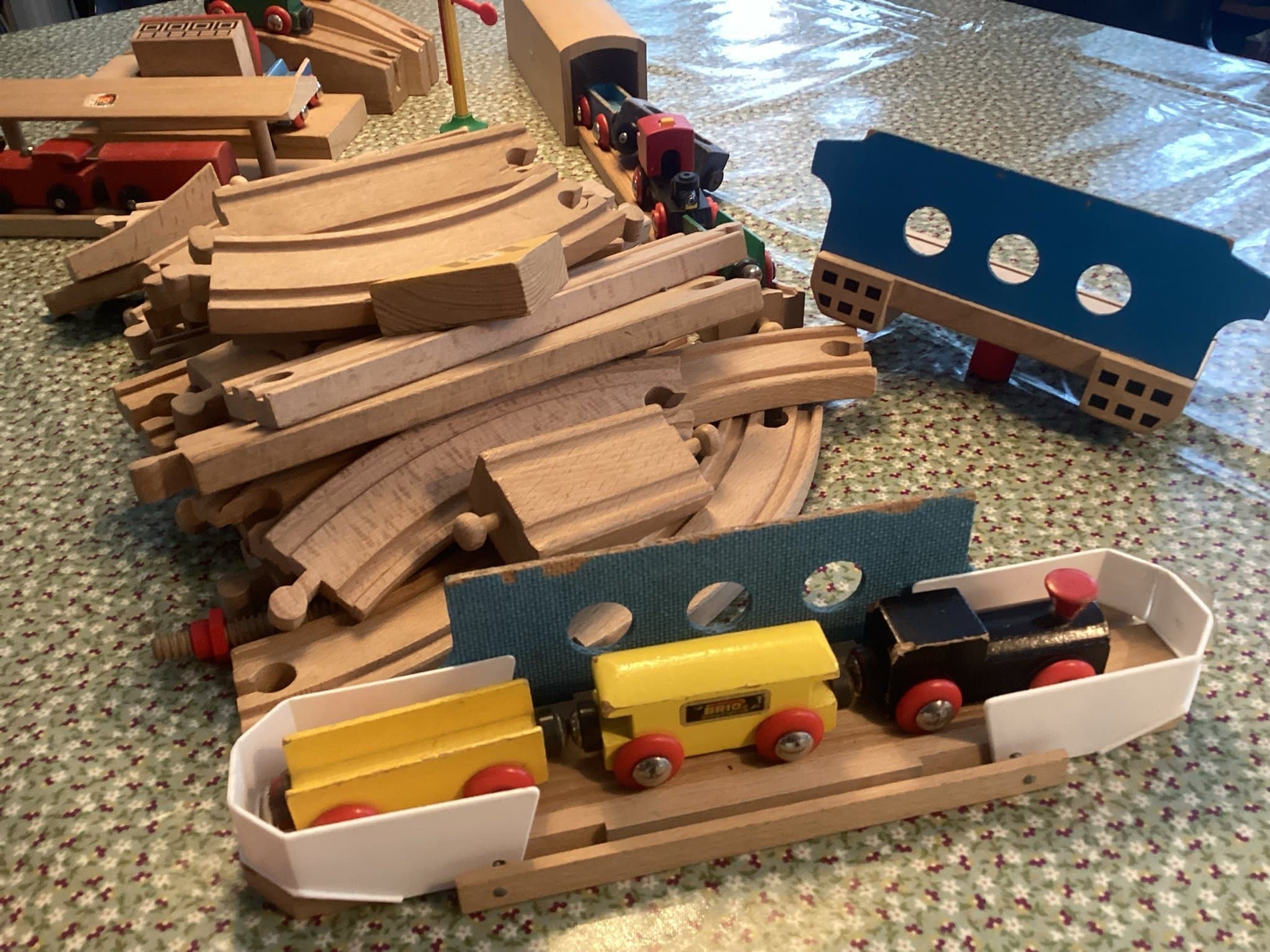 Brio tågbana med tåg och tillbehör