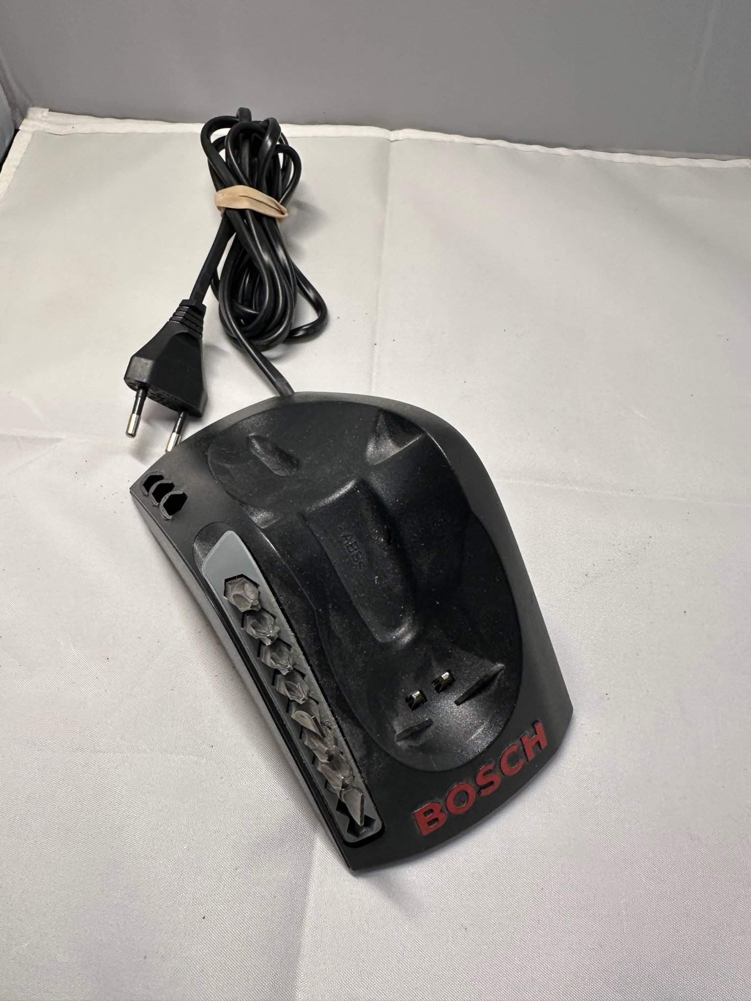 Laddare Bosch IXO II original charger 230/3.6V Part # 2607225089