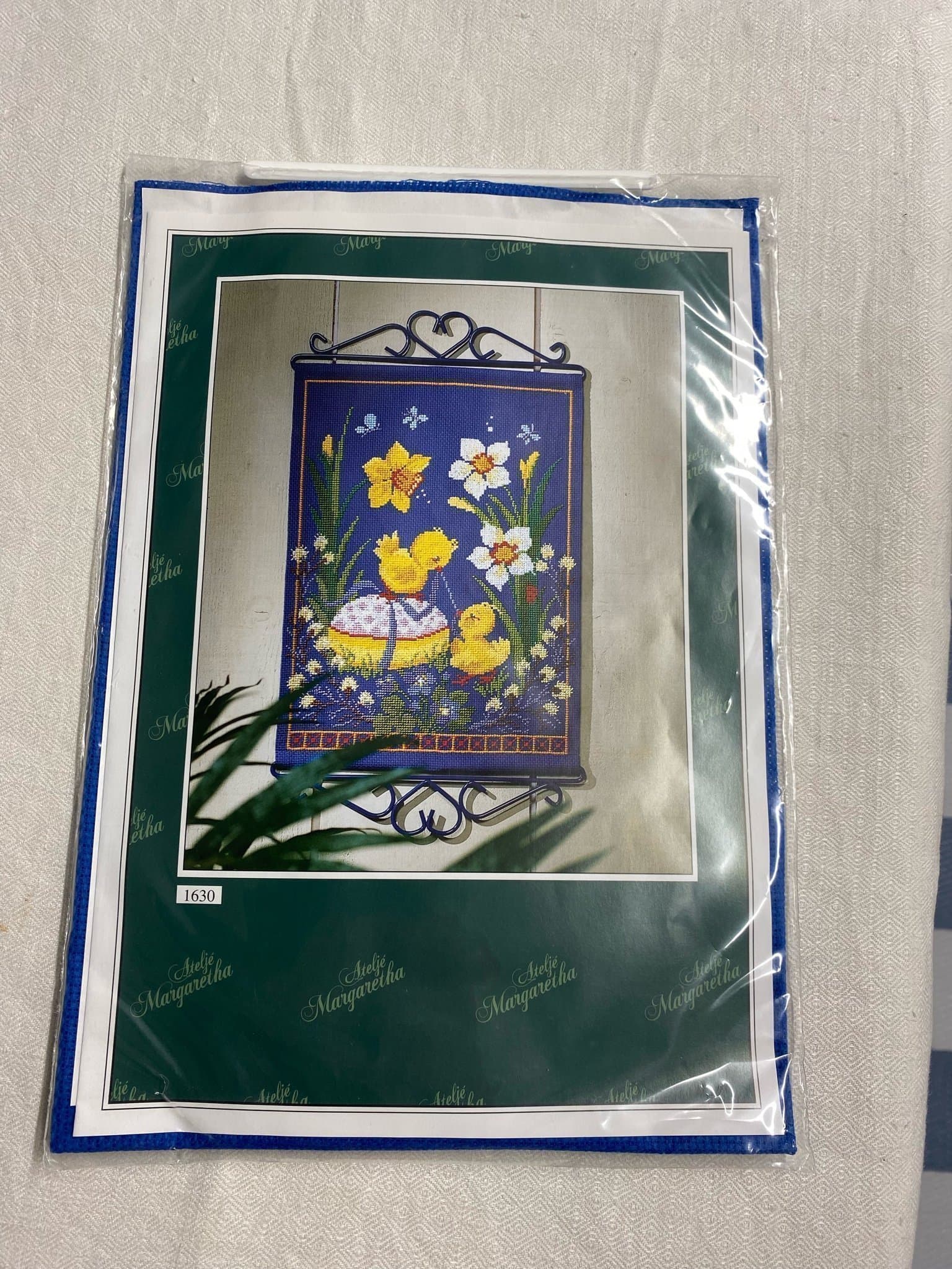 Atelje Margaretha VEPA 1630 Broderi komplett påsk