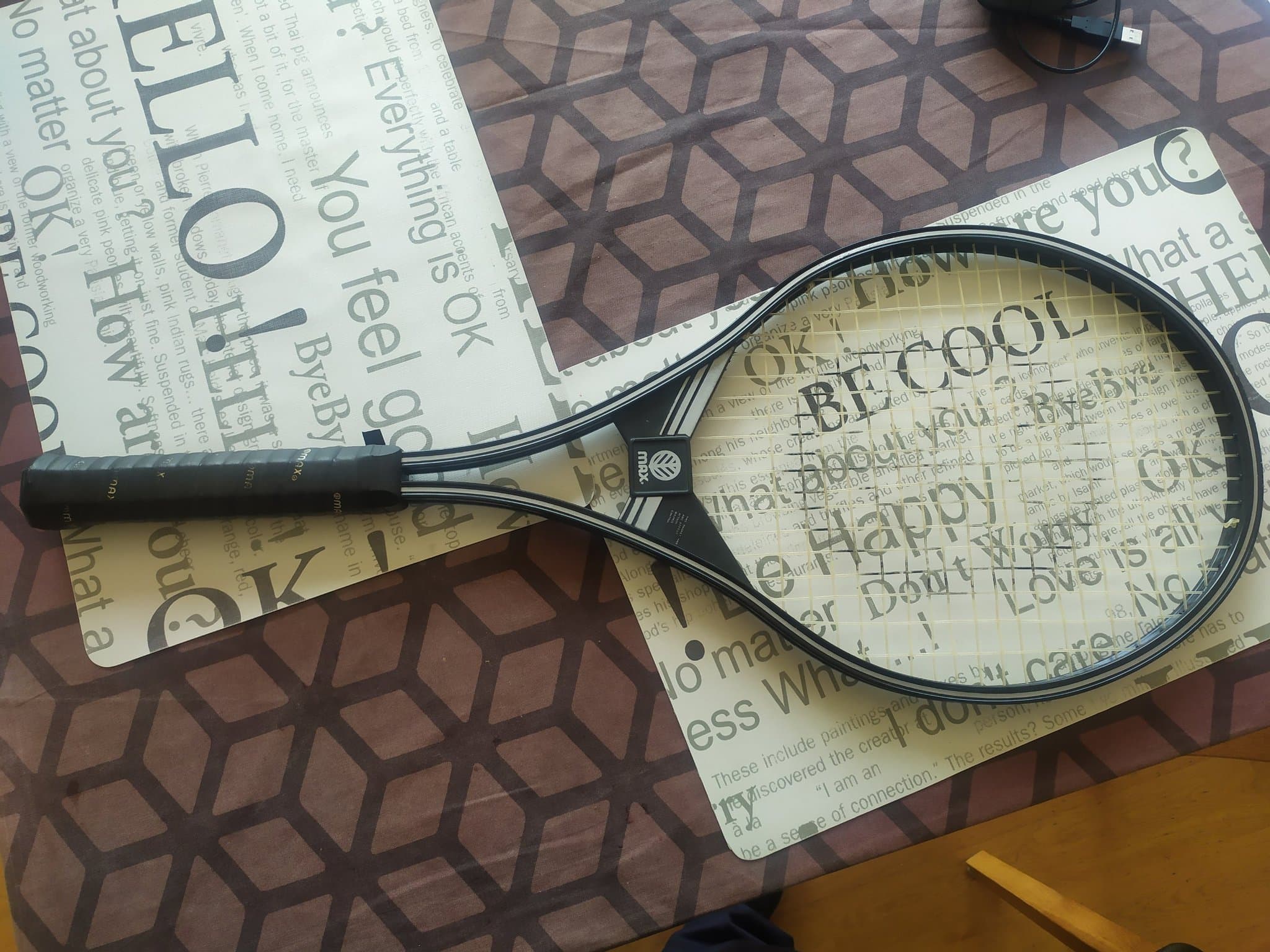 Tennisracket MAX Senior storlek med passande fodral. I väldigt gott skick!