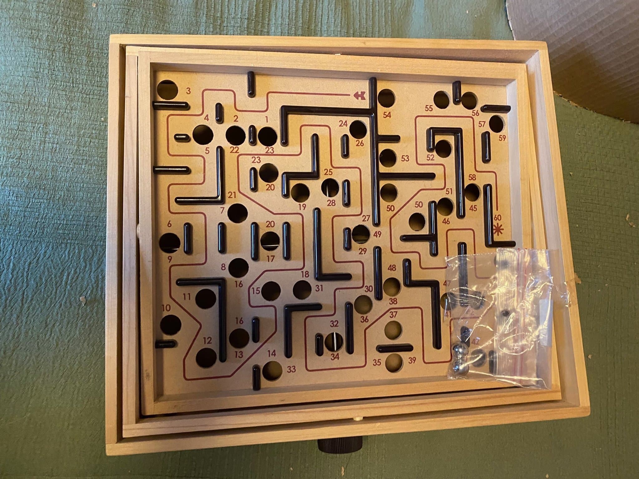 BRIO labyrintspel – klassiskt träspel