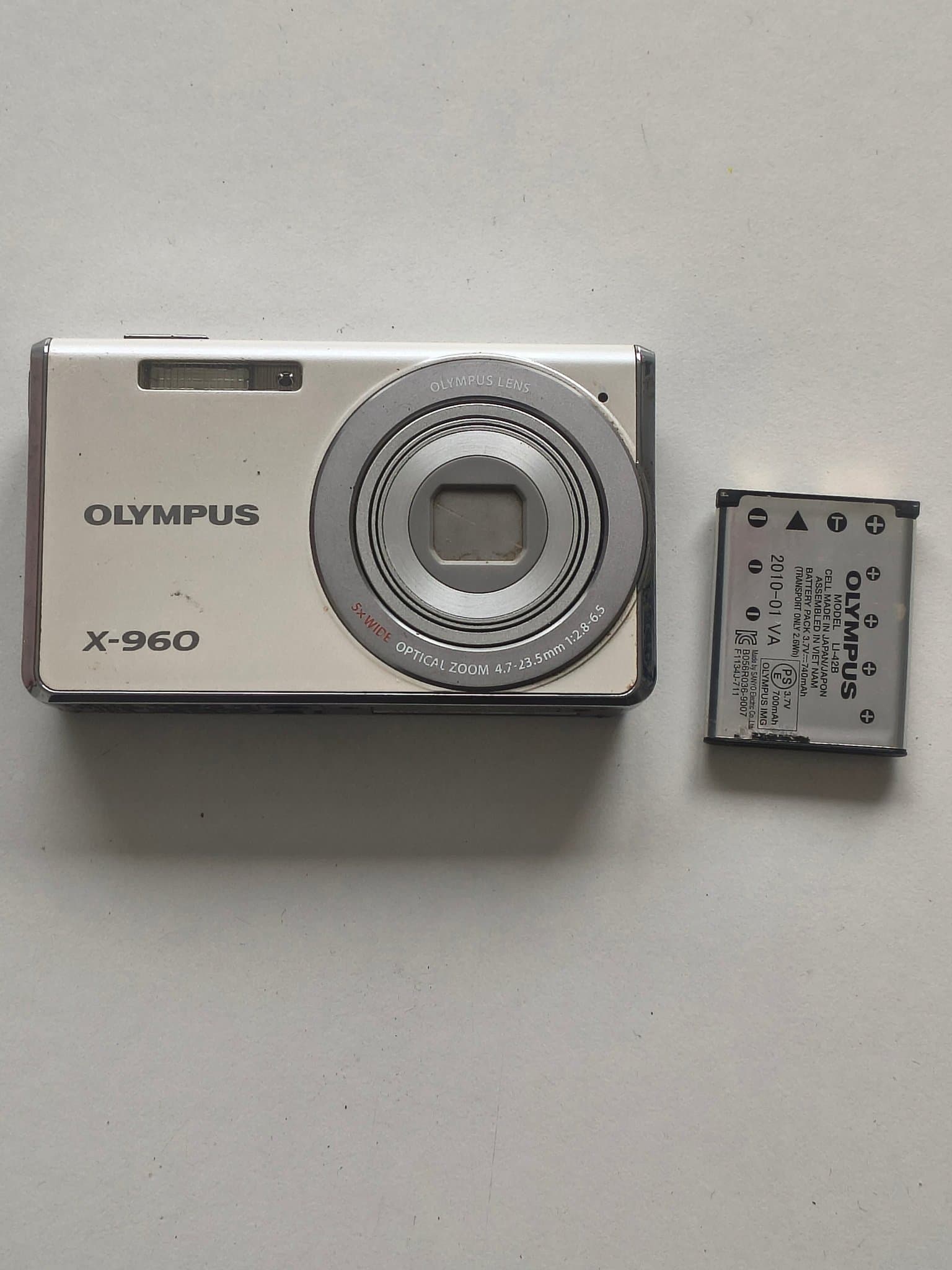Olympus X‑960 Digital Kamera – 14MP – 5x Optical Zoom – LI‑42B Batteri