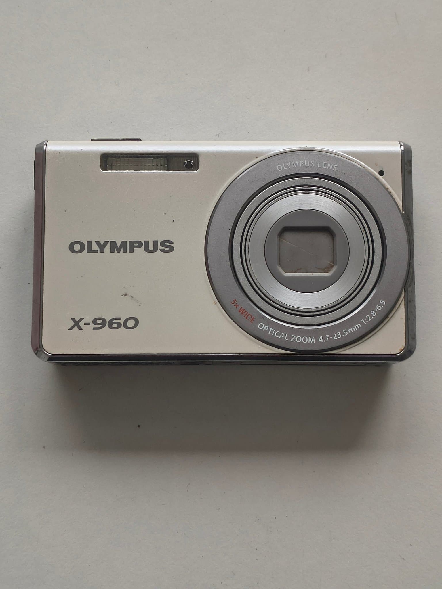 Olympus X‑960 Digital Kamera – 14MP – 5x Optical Zoom – LI‑42B Batteri