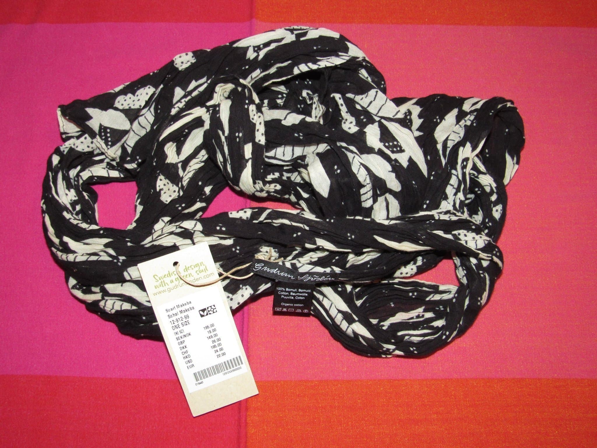 Gudrun Sjödén ca 45x220 cm sjal "Makeba" i eko bomull.