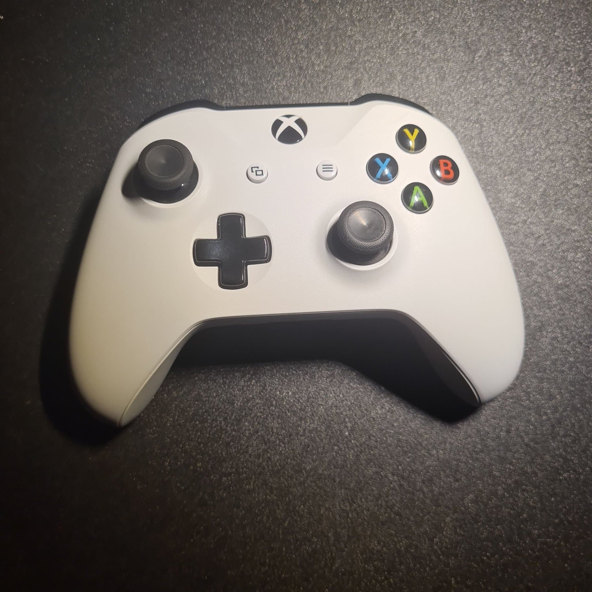 Vit Xbox One trådlös handkontroll