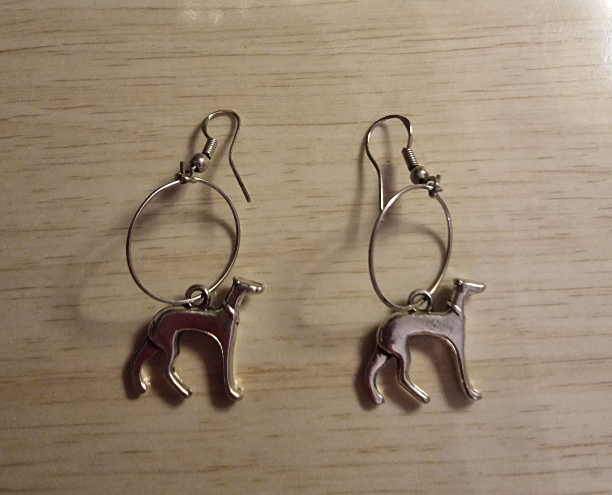 Örhängen / Vinthund / Silverfärgade